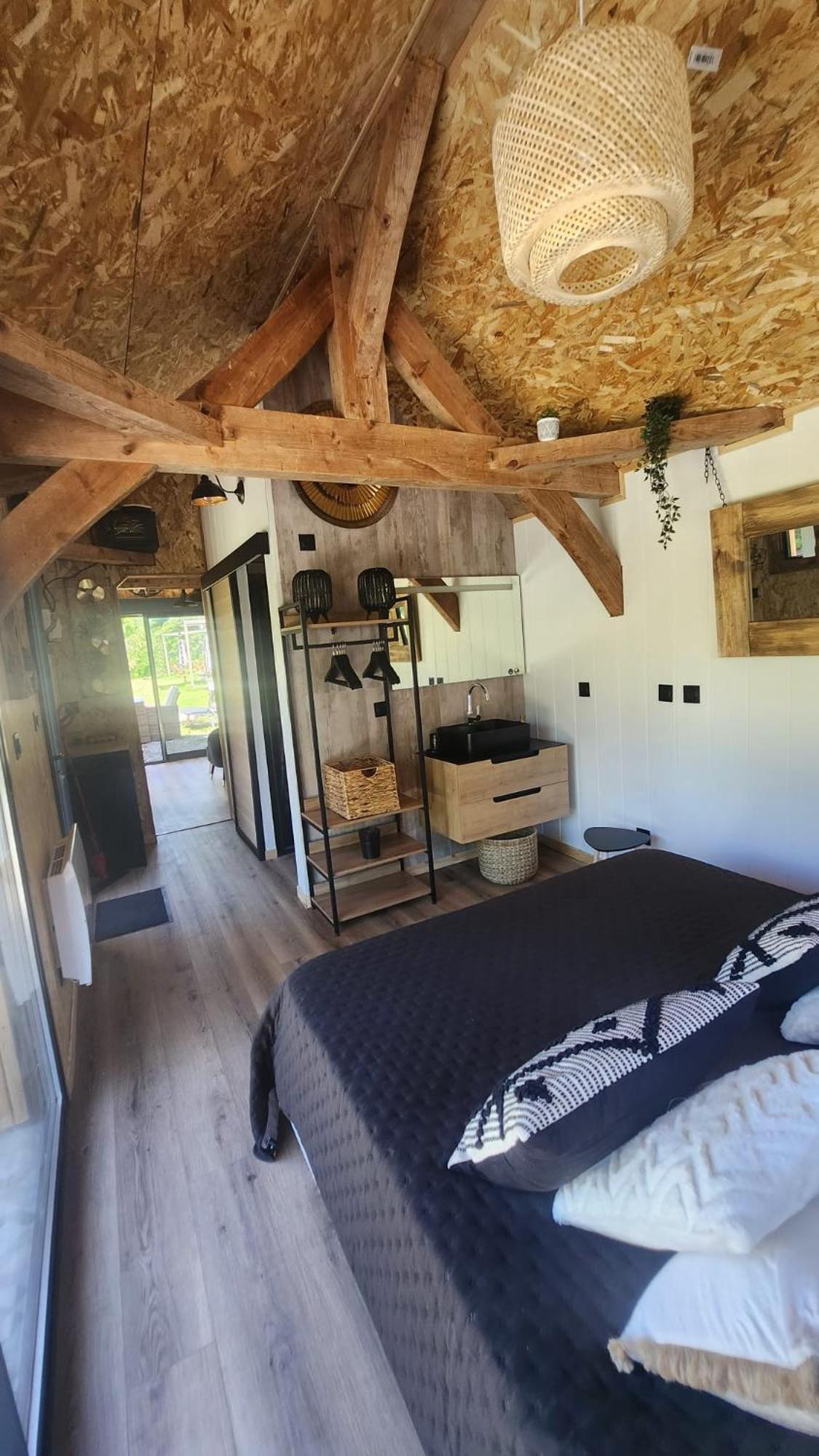 Lodge Du Chateau De Feschaux Villeneuve-sous-Pymont Exteriör bild