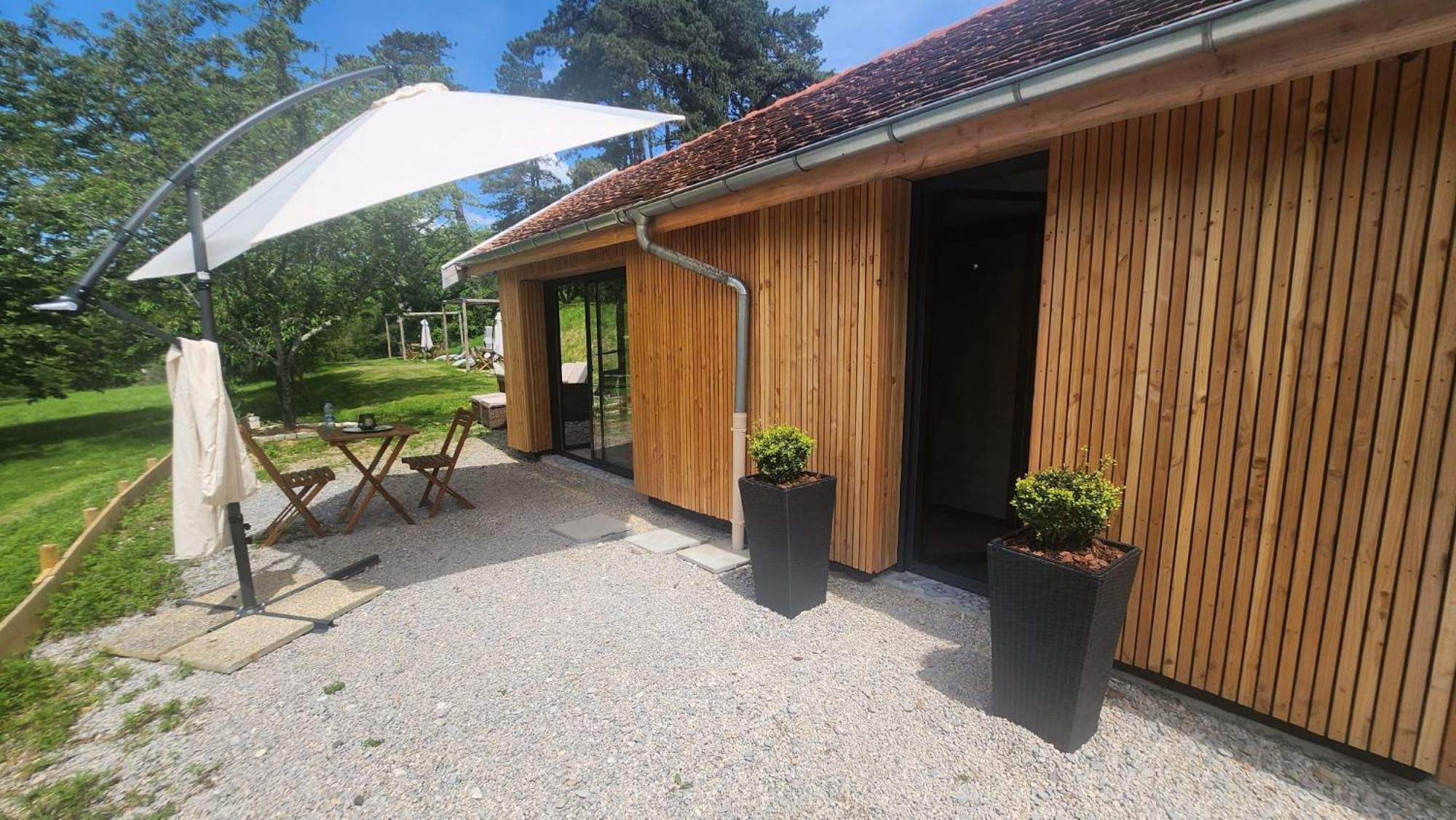 Lodge Du Chateau De Feschaux Villeneuve-sous-Pymont Exteriör bild
