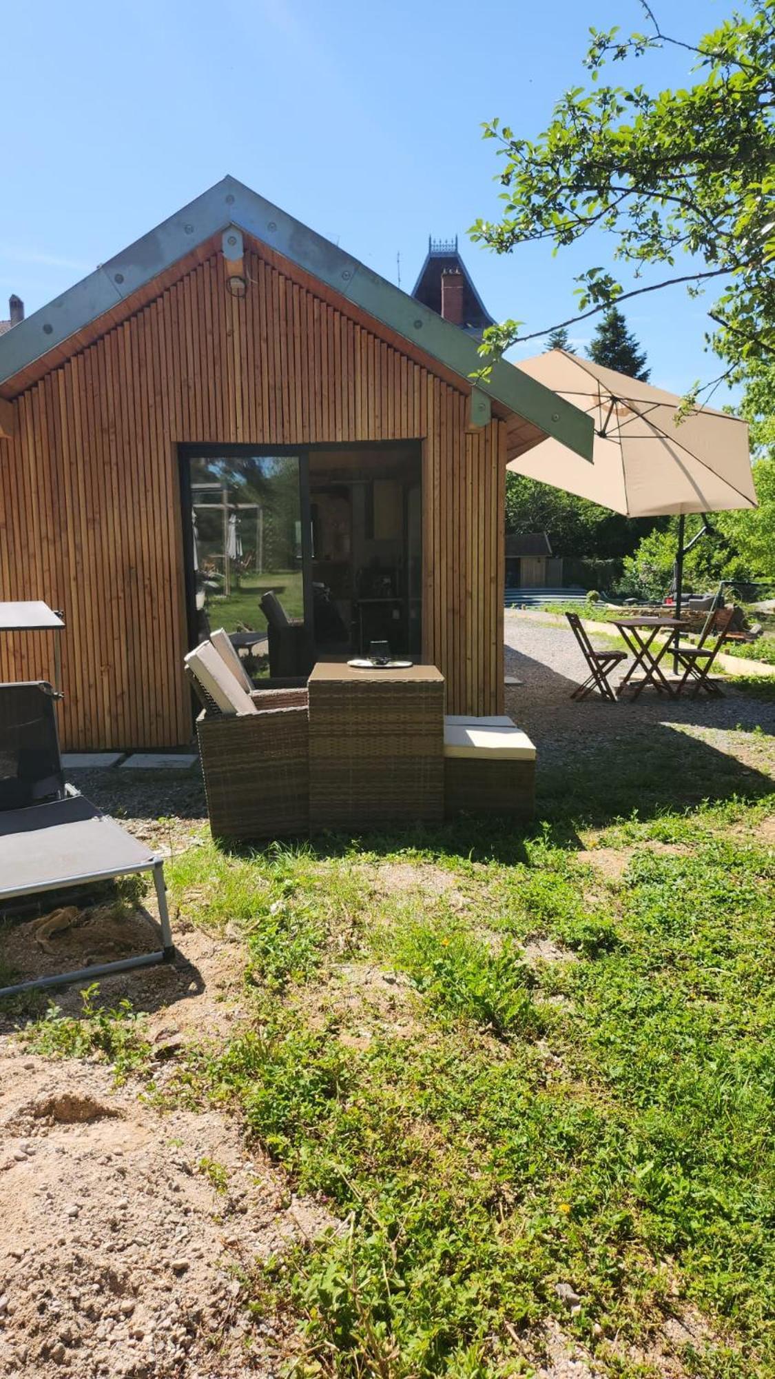 Lodge Du Chateau De Feschaux Villeneuve-sous-Pymont Exteriör bild