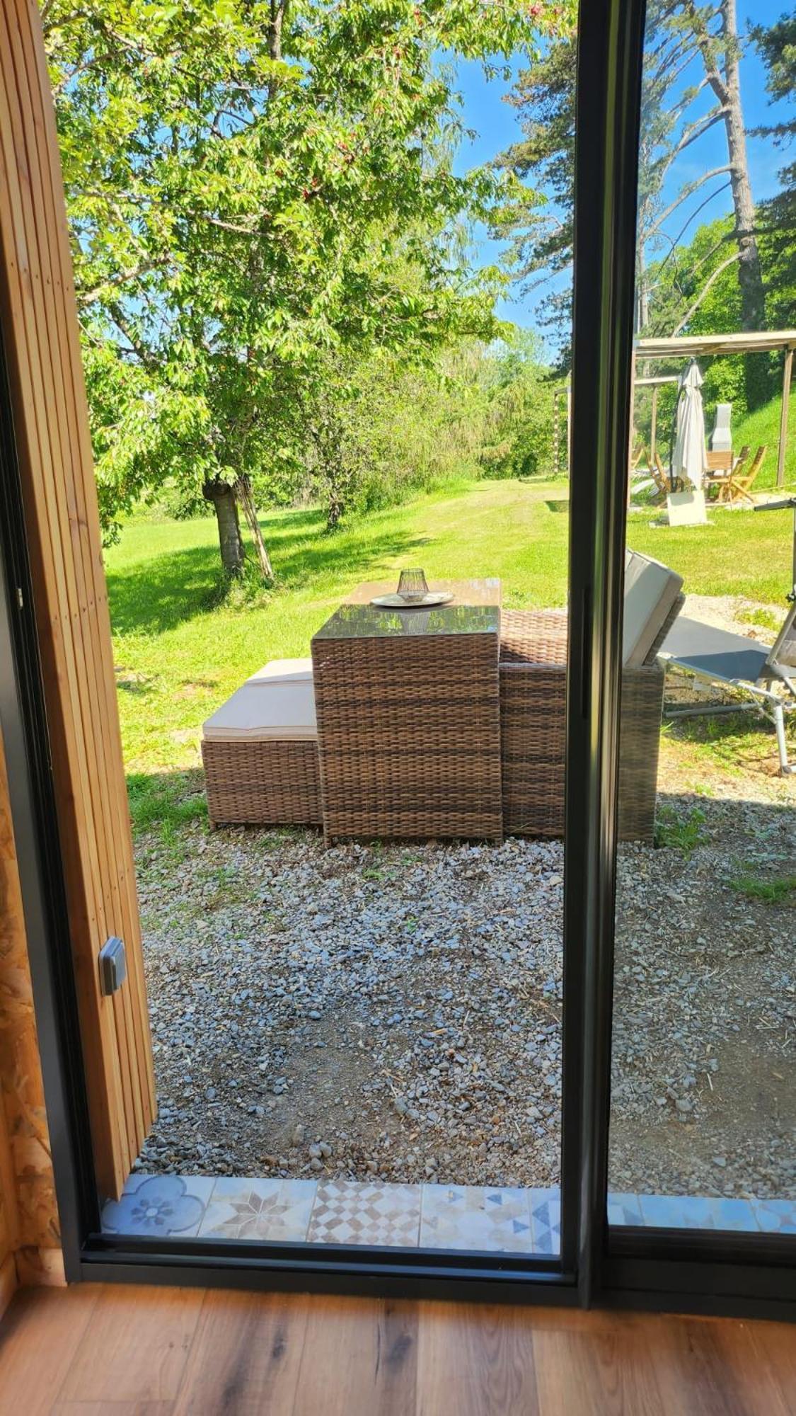 Lodge Du Chateau De Feschaux Villeneuve-sous-Pymont Exteriör bild
