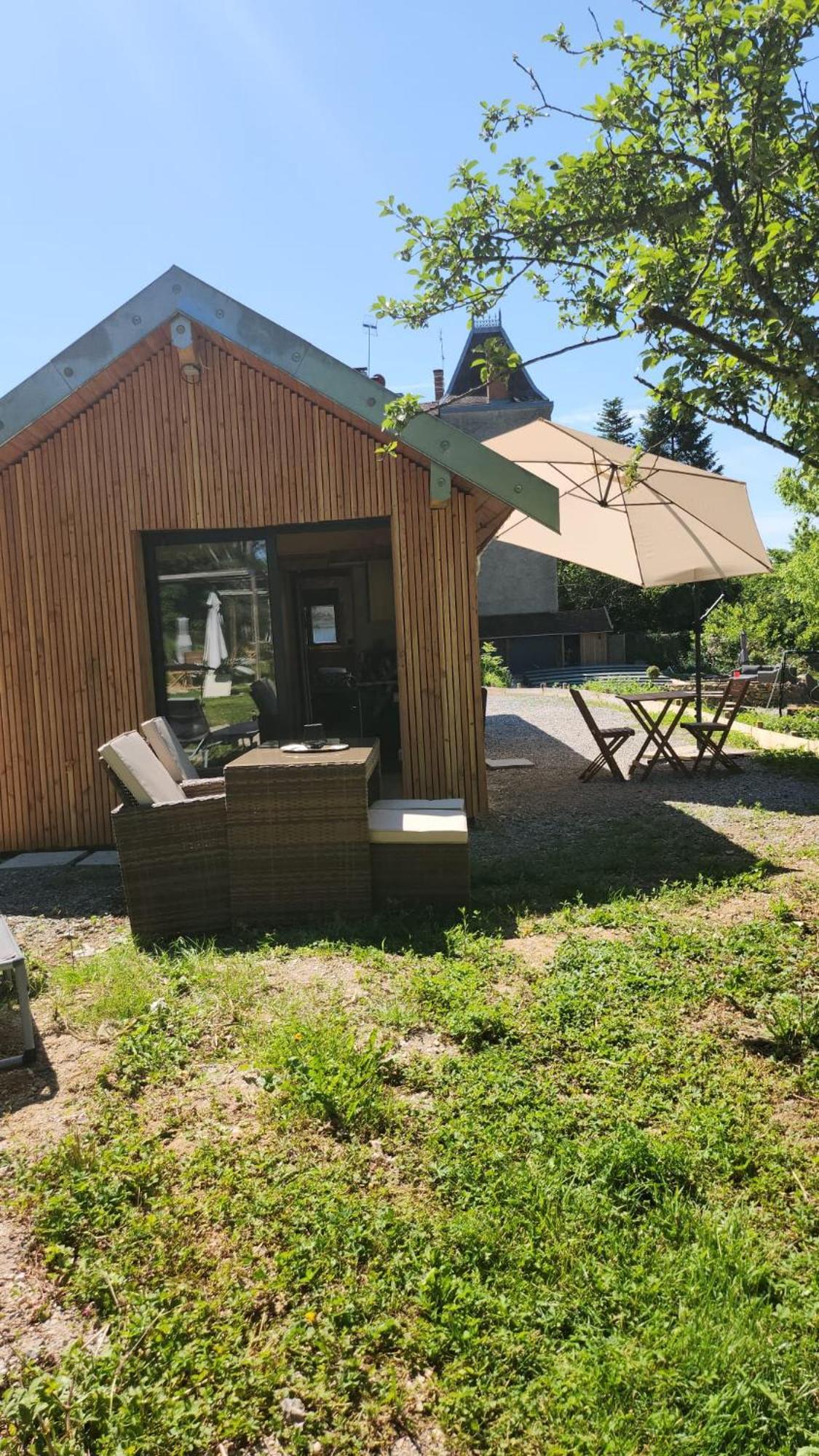 Lodge Du Chateau De Feschaux Villeneuve-sous-Pymont Exteriör bild