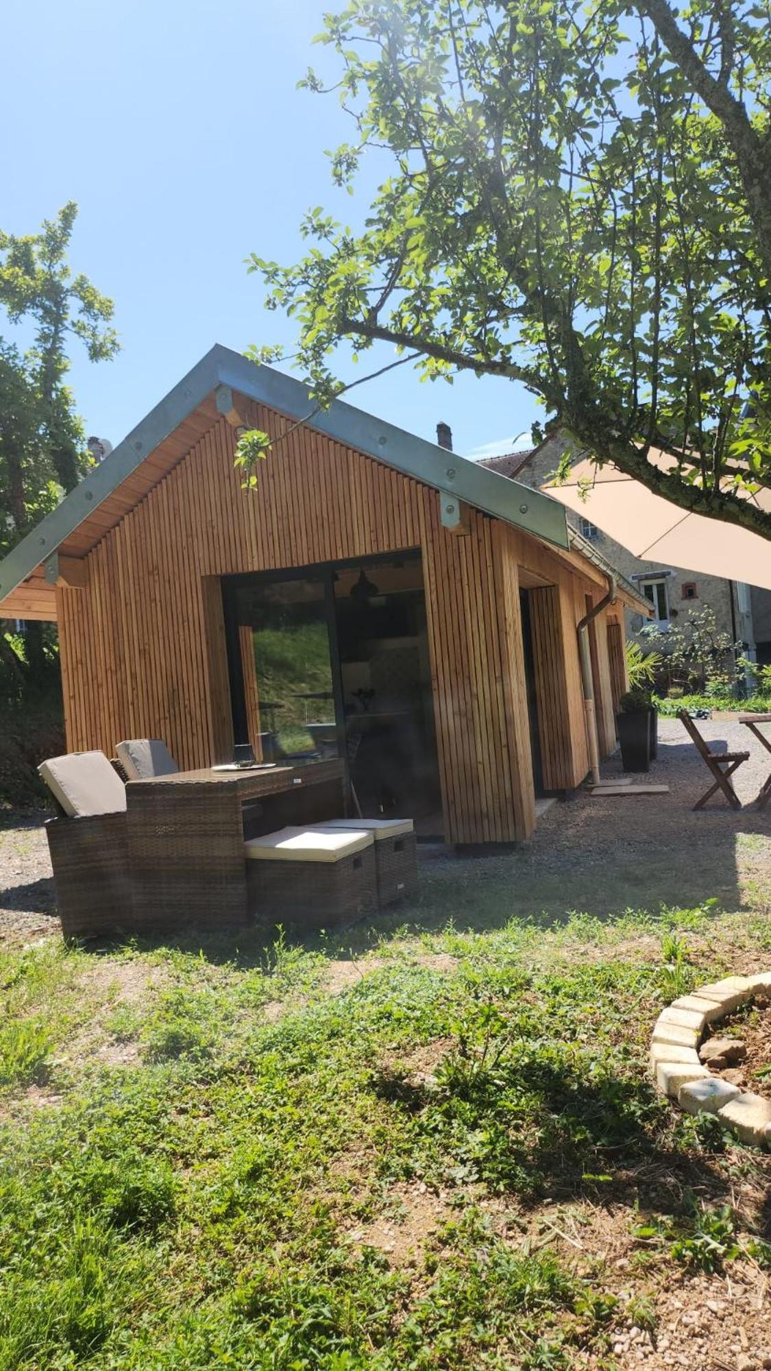 Lodge Du Chateau De Feschaux Villeneuve-sous-Pymont Exteriör bild